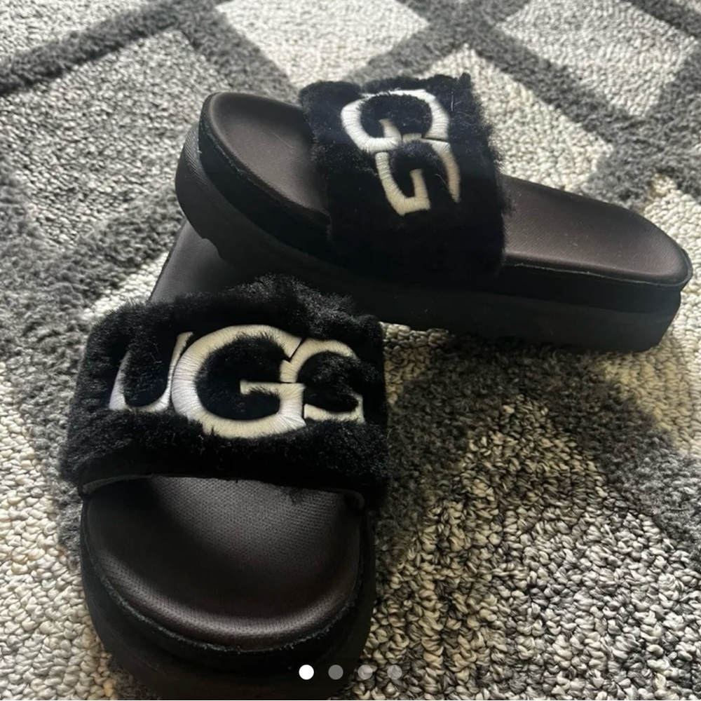 UGG sandles